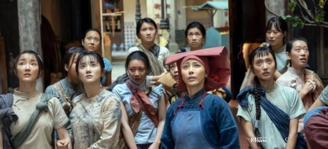 女性励志年代剧《南洋女儿情》来袭, 演员阵容不错, 终于有剧追了(图2)