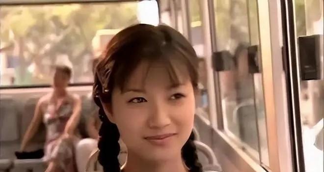 49岁徐静蕾近况曝光:晒高端泳池照,定居美国6年,已吃成胖美人(图20) 49岁徐静蕾近况曝光:晒高端泳池照,定居美国6年,已吃成胖美人(图20)