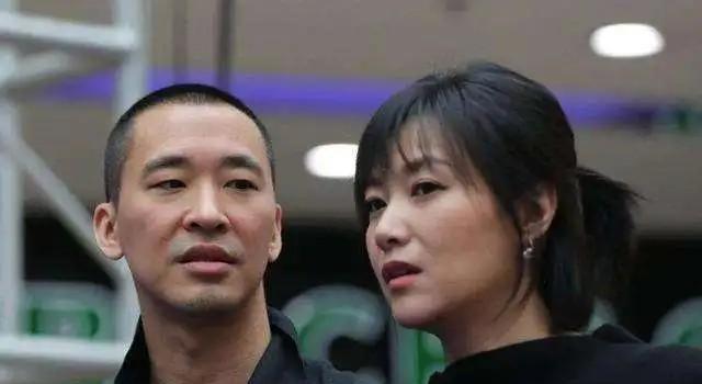 49岁徐静蕾近况曝光:晒高端泳池照,定居美国6年,已吃成胖美人(图26) 49岁徐静蕾近况曝光:晒高端泳池照,定居美国6年,已吃成胖美人(图26)